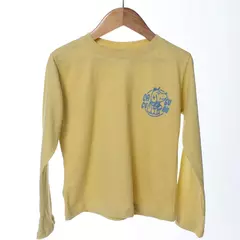 remera basic ocre logo