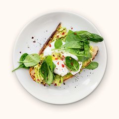 Brusqueta de palta, albahaca y huevo