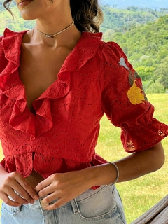 BLUSA JABOUR DECOTE E BABADOS VERMELHA na internet
