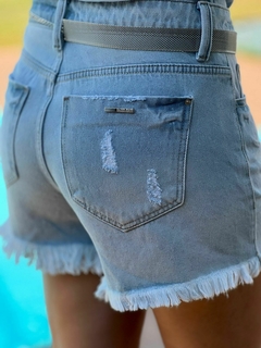 SHORT DELAVE COM CINTO - Domênyca
