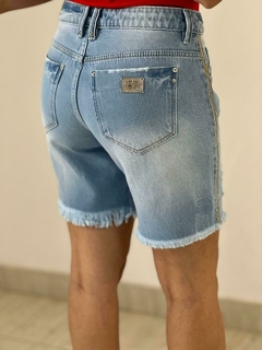 BERMUDA FITA LATERAL JEANS - Domênyca