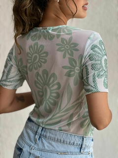 T-SHIRT FLORAL BRILHOS - comprar online