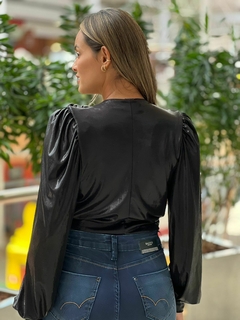 BLUSA DRAPEADO GLAM - comprar online