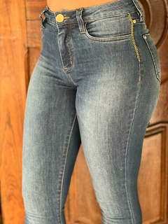 CALÇA SKINNY BORDADO na internet