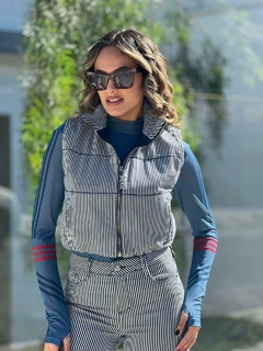 CONJUNTO DENIM STRIPES,COLETE E CALÇA - comprar online