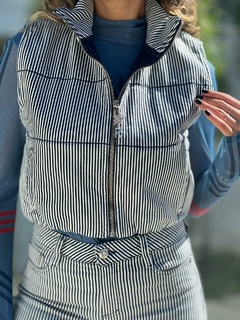 CONJUNTO DENIM STRIPES,COLETE E CALÇA - Domênyca