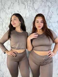 Top crop mangas cortas linda infinita - Oxígeno Indumentaria Deportiva - Tienda online MAYORISTA