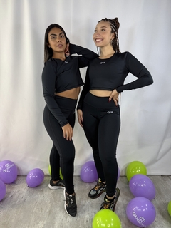 Crop top manga larga linda infinita (1615) - Oxígeno Indumentaria Deportiva - Tienda online MAYORISTA