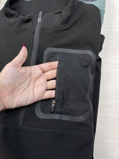Buzo micropolar medio cierre c/ detalle de bolsillo impermeable (4913) - Oxígeno Indumentaria Deportiva - Tienda online MAYORISTA