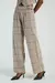CALÇA XADREZ COM FIVELA - TAUPE - Empório Abreu