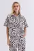 CAMISA ZEBRA SARJA MARROM COM OFF - Hood Mood - comprar online