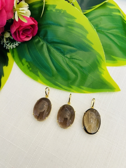 Dije oval mediano de cuarzo ahumado