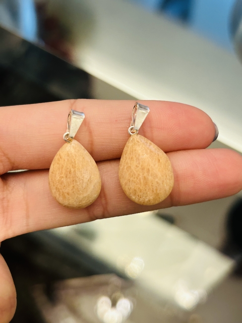 Dije de gota mini de aragonita - comprar online