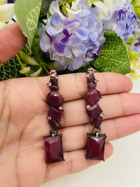 Aros largos bordo strass mate