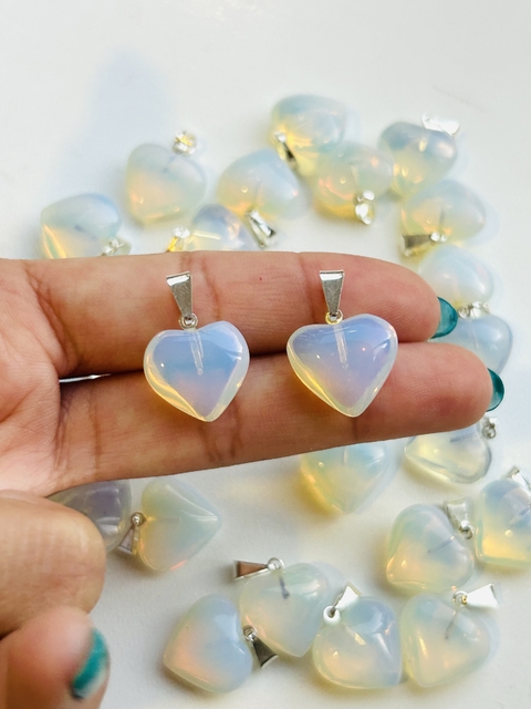 Dije corazón mini opalina