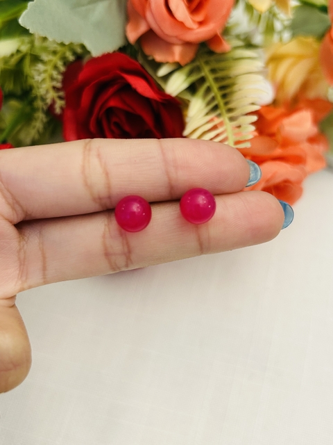 Aros de piedra en esfera de cuarzo frutilla