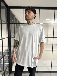 MH Remera Over Studio (RE1087)