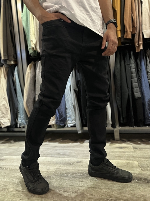 OM Jean Straight Black (PA1034)