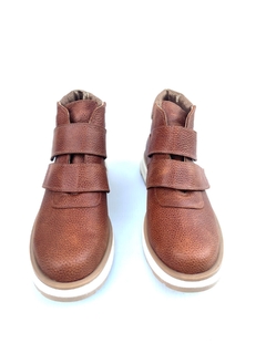 Bota de cuero con abrojos Gina Ferrari (1815) en internet