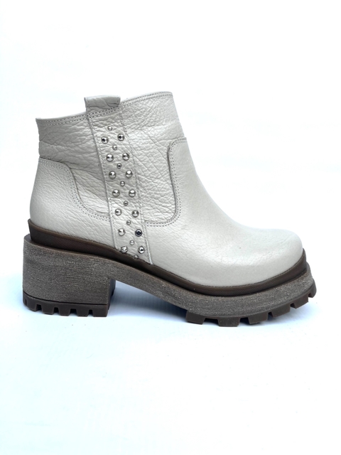 Bota de cuero con tachas Penelope (2322)