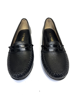 Mocasín de cuero con vincha Kalel (1913) en internet