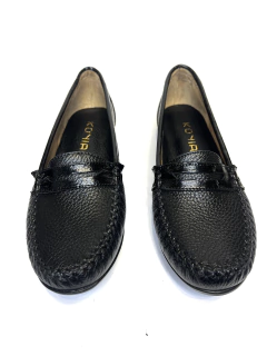 Mocasín de cuero con vincha Kalel (1913) en internet