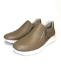 Zapatilla de cuero con cierres Cavatini M (39-1320)