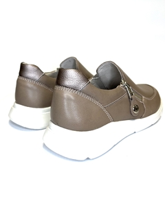 Zapatilla de cuero con cierres Cavatini M (39-1320) en internet