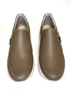 Zapatilla de cuero con cierres Cavatini M (39-1320) - Calzados Miguel Angel - Zapatos de cuero