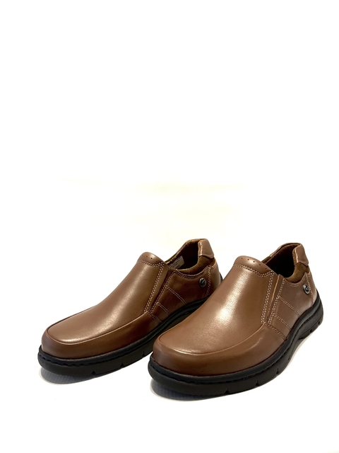 Zapato sport de cuero con elásticos Cavatini H (70-5211).