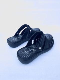 Zueco de cuero calado Cavatini (50-1540) - Calzados Miguel Angel - Zapatos de cuero
