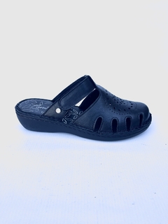 Zueco de cuero calado Cavatini (50-1540) - comprar online