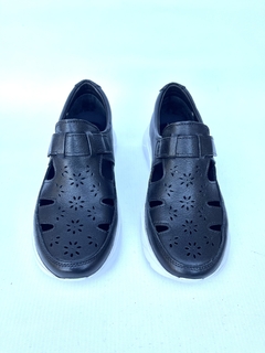 Zapato de cuero con abrojo Cavatini (39-1306) - Calzados Miguel Angel - Zapatos de cuero