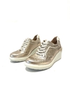 Zapatilla taco chino de cuero Cavatini (40-2083) oro claro