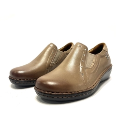 Slack con tachas de cuero Cavatini (50-1536) color visón - comprar online