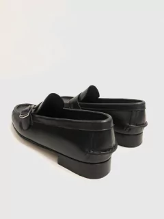 Mocasín de cuero con hebilla Fer (700) en internet