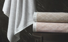 Toalha Banhão Trussardi Speciale Soft Rose/Branco Jacquard Fio Tinto na internet