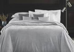 Cobertor Trussardi King Piemontesi Platino 100% Microfibra Aveludado