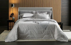 Jogo de Cama Trussardi 300 Fios Percal 100% Algodão Enrico Nocciola/Branco na internet