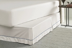 Saia para Cama Box Casal Trussardi Lamone Branco / Marinho