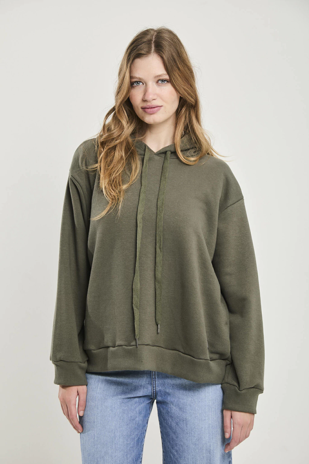 BUZO OVERSIZE C/CAPUCHA *SASHA*
