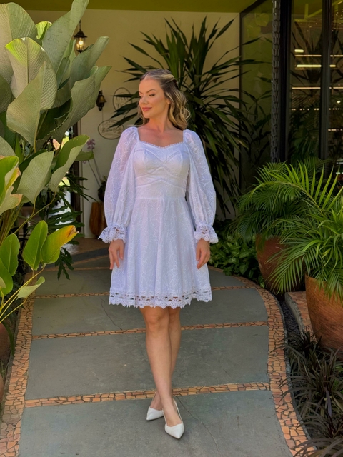 VESTIDO CURTO FLOR ML EM LAISE GUIPIR - comprar online