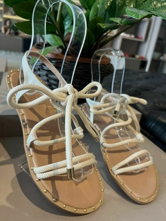 Rasteira Specchio Brand Vivi Off White na internet