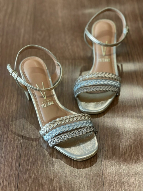 Sandália Vizzano Dourada - comprar online