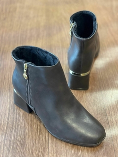 Bota Modare Café Lisa na internet