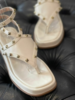 Papete A+B Off White Spike na internet