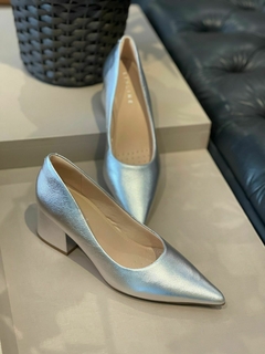 Scarpin Lia Line Prata - comprar online