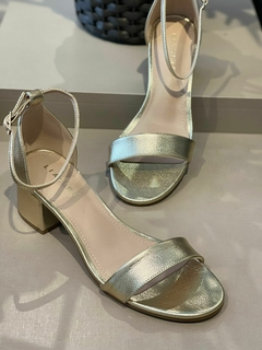 Sandália Lia Line Ouro Light na internet