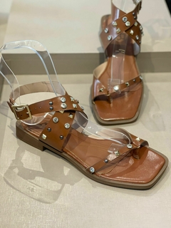 Rasteira A+B Caramelo Taxas - Boutique Par Perfeito