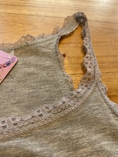 Musculosa bretel puntilla en internet